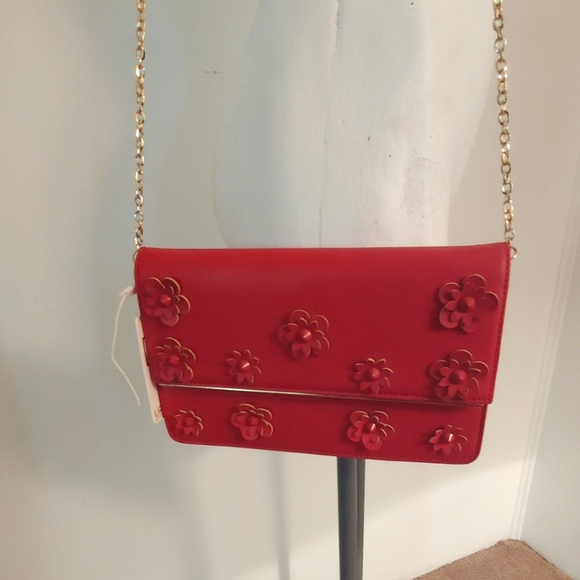 NWT Red floral handbag. - Picture 1 of 6